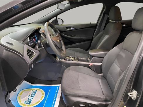 Used 2017 Chevrolet Cruze LT w/ Convenience Package image 17