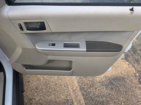 Used 2011 Ford Escape XLT image 14