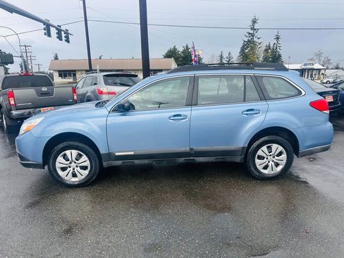 Used 2010 Subaru Outback 2.5i image 4