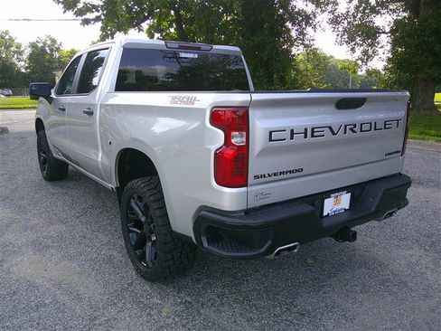 Used 2022 Chevrolet Silverado 1500 Custom Trail Boss w/ LPO, Dark Essentials Package AWD/4WD image 3