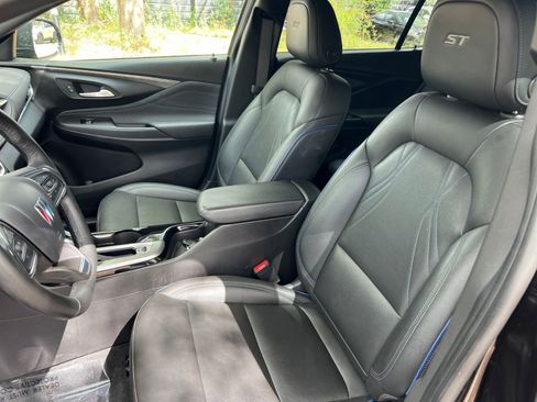 Used 2025 Buick Envista Sport Touring image 32