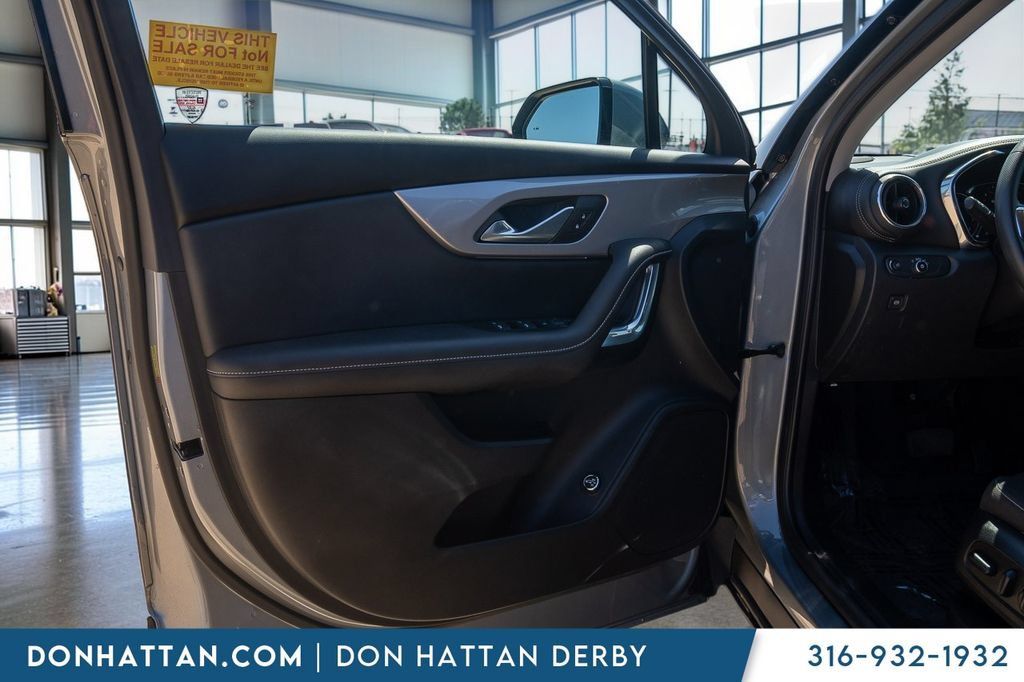 Used 2023 Chevrolet Blazer LT w/ Convenience Package FWD image 16