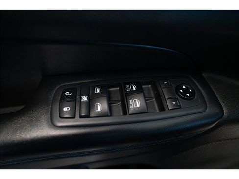 Used 2019 Jeep Grand Cherokee Limited w/ Luxury Group II AWD/4WD image 17