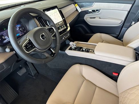 New 2026 Volvo XC90 B6 Core image 9