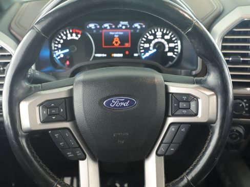 Used 2017 Ford F150 Platinum w/ Equipment Group 701A Luxury image 22