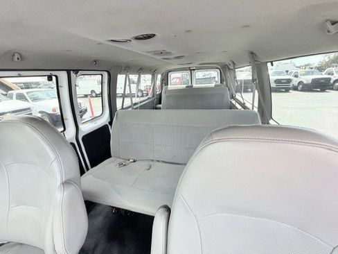 Used 2002 Ford E-350 and Econoline 350 XL image 17