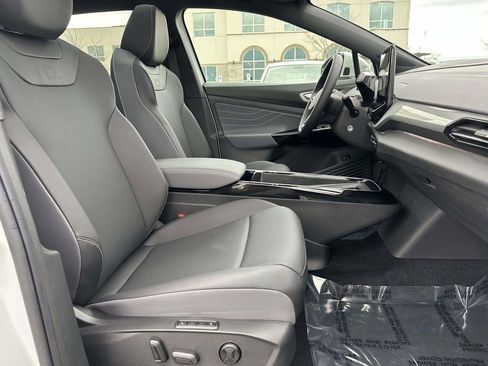 Used 2023 Volkswagen ID.4 Pro S Plus image 11