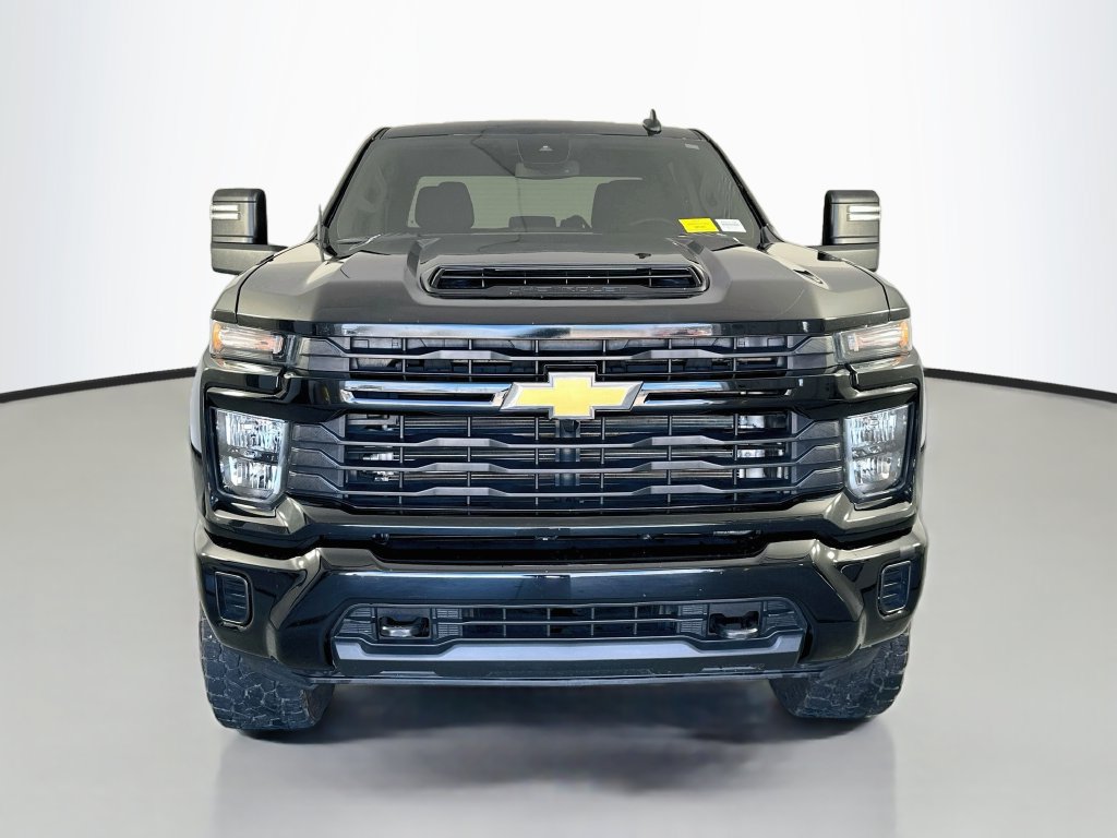 Used 2024 Chevrolet Silverado 2500 Custom w/ Custom Value Package AWD/4WD image 2