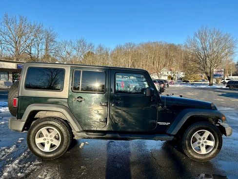 Used 2012 Jeep Wrangler Unlimited Sport image 9