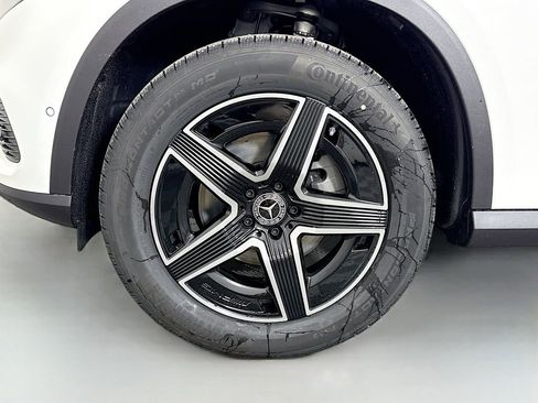 Used 2026 Mercedes-Benz GLC 300 4MATIC image 32