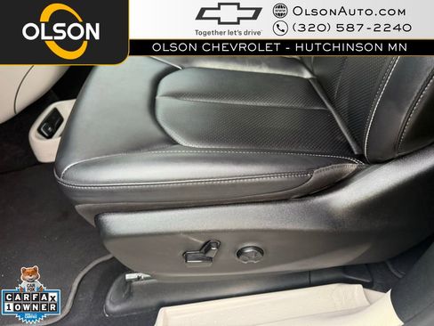 Used 2024 Chrysler Pacifica Touring-L image 15