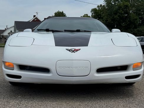 Used 1997 Chevrolet Corvette Coupe w/ Memory Pkg RWD image 9