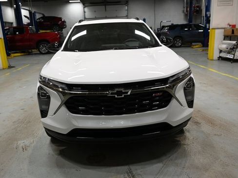 New 2026 Chevrolet Trax RS w/ Sunroof Package image 2