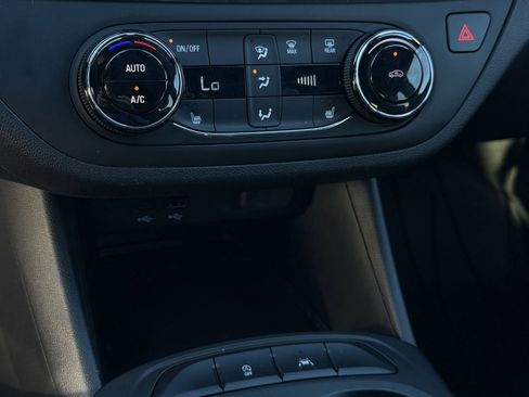 Used 2024 Buick Envista Preferred w/ Convenience I Package image 18