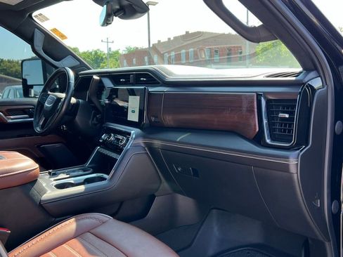 Used 2024 GMC Sierra 2500 Denali Ultimate image 22