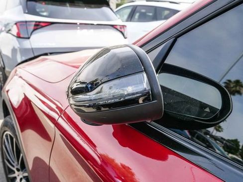 Used 2021 Mercedes-Benz GLC 300 image 9