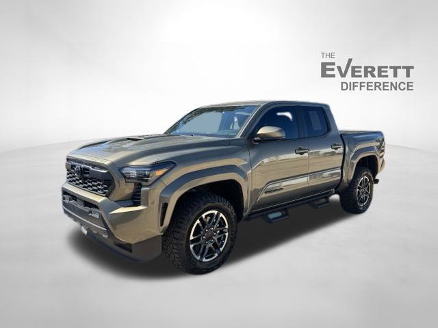Used 2025 Toyota Tacoma TRD Sport AWD/4WD image 3