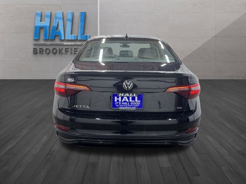 Certified 2024 Volkswagen Jetta SE w/ Panoramic Sunroof Package image 5