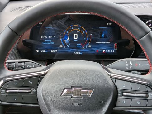 New 2025 Chevrolet Equinox RS image 17