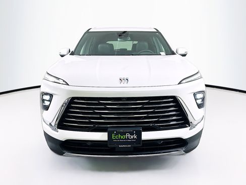 Used 2025 Buick Enclave Preferred image 2