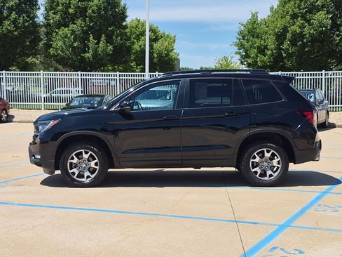 Used 2023 Honda Passport TrailSport image 9