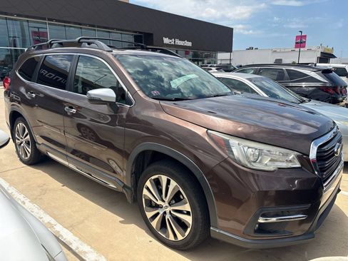 Used 2019 Subaru Ascent Touring w/ Popular Package #3 AWD/4WD image 3