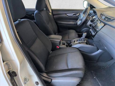 Used 2018 Nissan Rogue SV FWD image 21