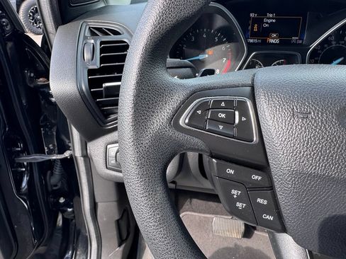 Used 2017 Ford Escape SE AWD/4WD image 16