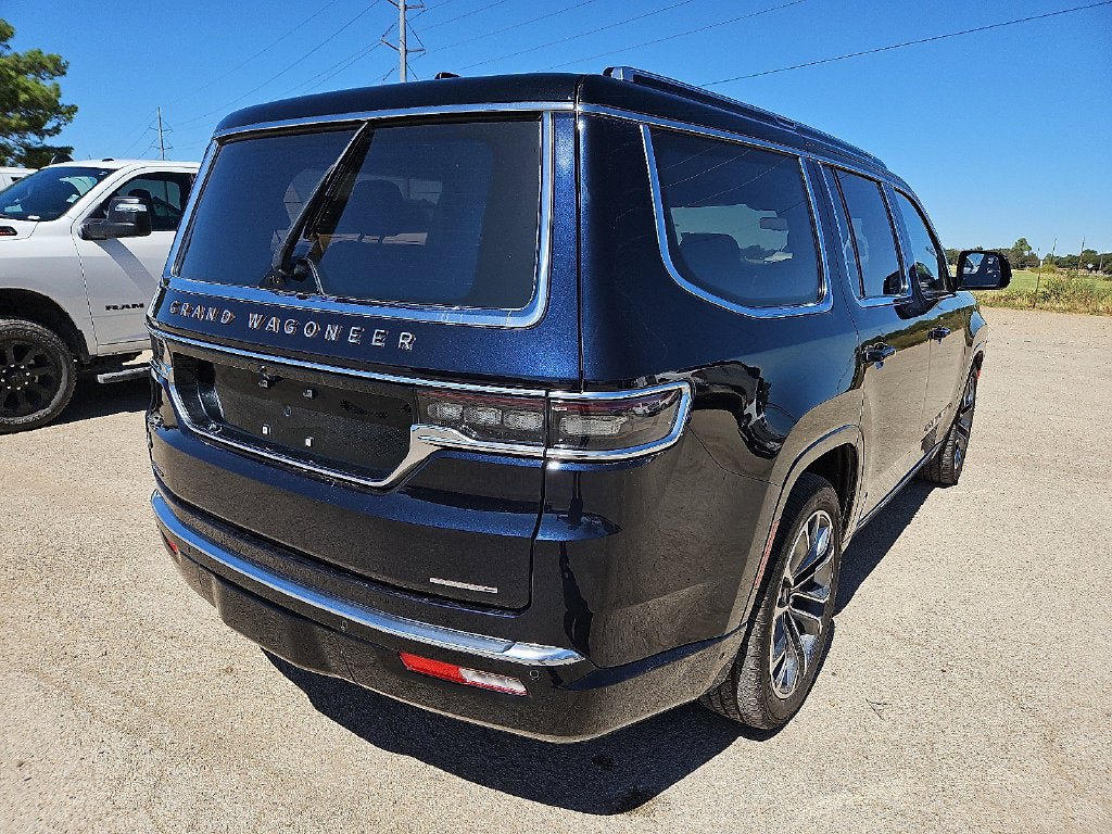 Used 2023 Jeep Grand Wagoneer Series III AWD/4WD image 7