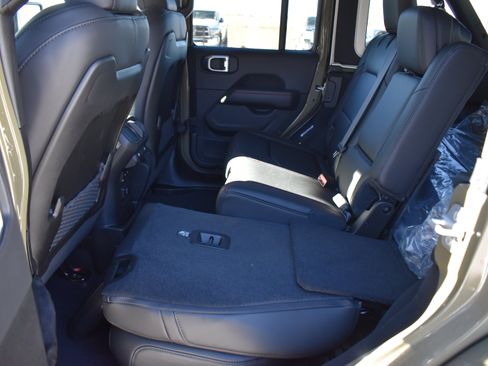 New 2026 Jeep Wrangler Unlimited Rubicon image 22