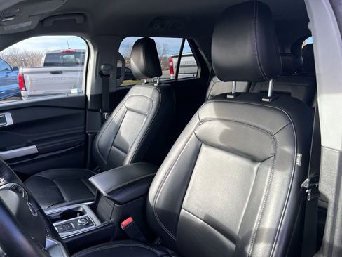 Used 2023 Ford Explorer XLT w/ Equipment Group 202A image 18
