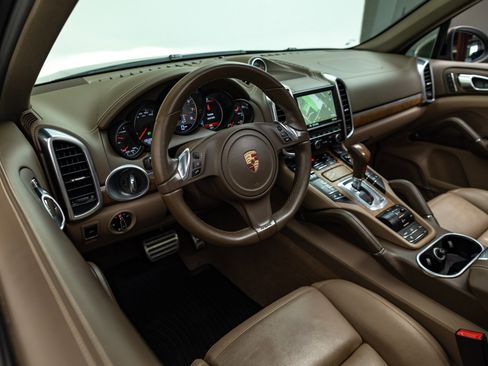 Used 2014 Porsche Cayenne S image 23