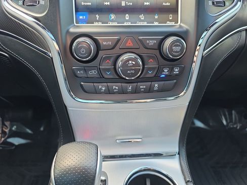 Used 2018 Jeep Grand Cherokee SRT image 17