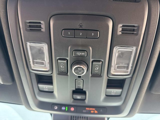 Used 2024 GMC Yukon Denali Ultimate w/ LPO, Floor Liner Package AWD/4WD image 25