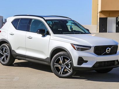 New 2026 Volvo XC40 B5 Core