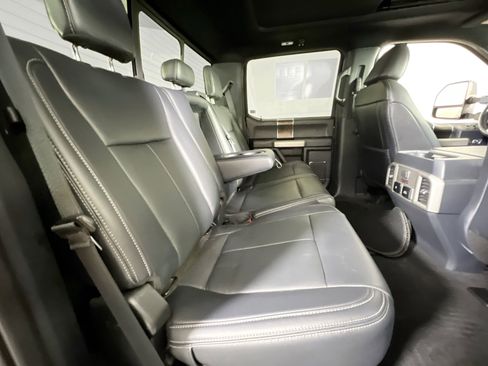 Used 2022 Ford F250 Lariat w/ Black Appearance Package AWD/4WD image 28