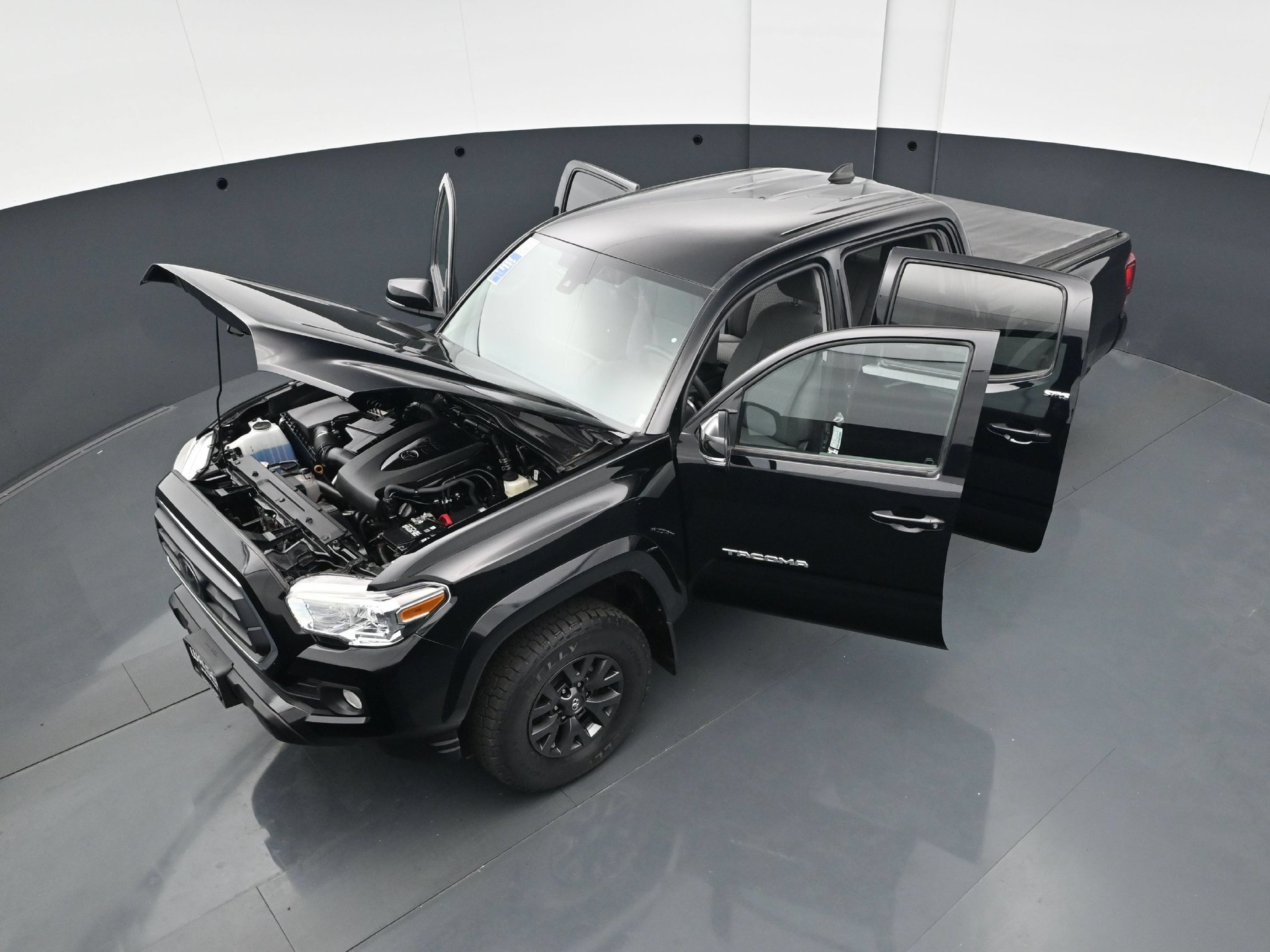 Used 2020 Toyota Tacoma SR5 w/ Technology Package AWD/4WD image 38
