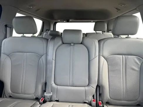 Used 2024 Jeep Wagoneer Series II w/ Flexible Seating Group AWD/4WD image 18