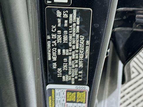 Used 2025 Kia K4 LXS image 12