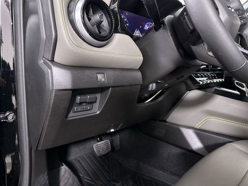 New 2026 Chevrolet Colorado ZR2 w/ Technology Package image 18