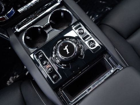 Certified 2024 Rolls-Royce Cullinan image 40