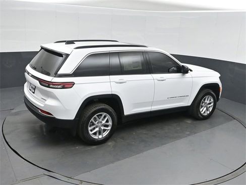 New 2025 Jeep Grand Cherokee Laredo image 30