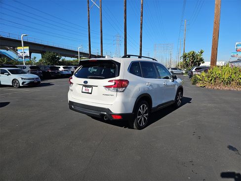 Certified 2023 Subaru Forester Limited image 7