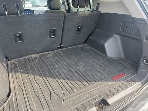 Used 2019 GMC Terrain SLE w/ Driver Convenience Package image 8