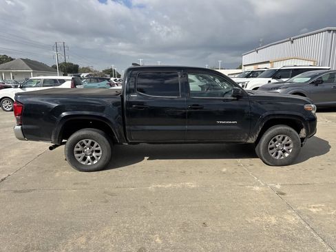 Used 2018 Toyota Tacoma SR5 image 12