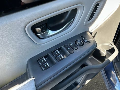 Used 2023 Honda Pilot EX-L image 17