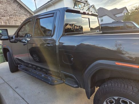Used 2021 GMC Sierra 2500 AT4 w/ AT4 Premium Plus Package AWD/4WD image 10