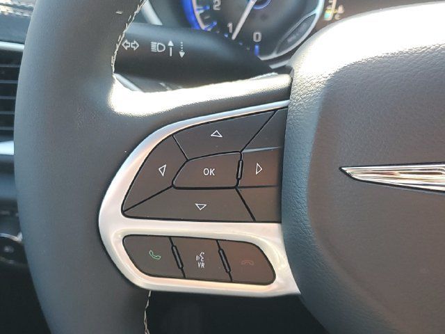 Used 2025 Chrysler Pacifica Select FWD image 22