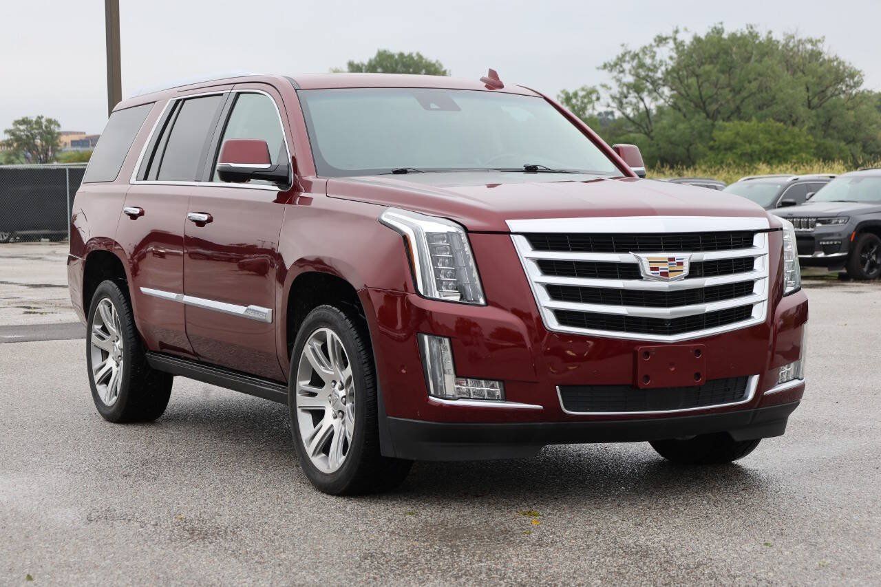 Used 2017 Cadillac Escalade Premium Luxury AWD/4WD image 4