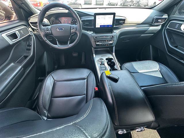 Used 2020 Ford Explorer XLT w/ Equipment Group 202A AWD/4WD image 17